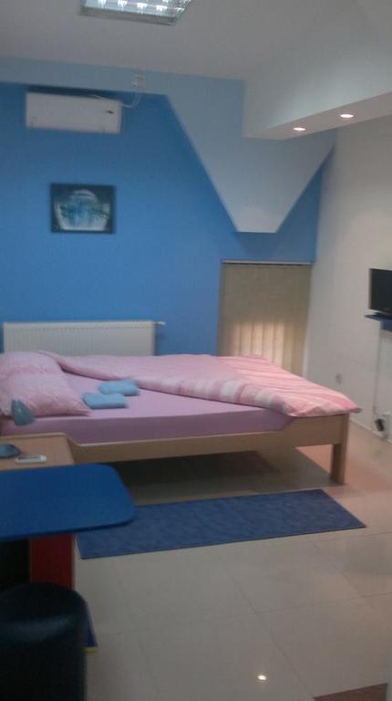 Hostel Paparazzo & Apartmens Kikinda Pokoj fotografie